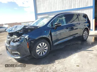 2024 Chrysler Pacifica Hybrid Select z VIN 2C4RC1S70RR102822, wystawiony jako Copart lot #55214375 z przebiegiem 50 021 mil mil oraz Tytuł czysty. Historia ofert i sprzedaży dostępna na DreamBid. Obrazek 1.