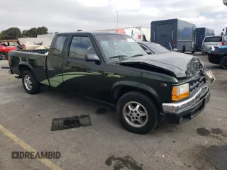 1996 Dodge Dakota z VIN 1B7GL23Y2TS561862, wystawiony jako Copart lot #72455804 z przebiegiem 110 601 mil mil oraz Szkoda całkowita • Salvage title. Historia ofert i sprzedaży dostępna na DreamBid. Obrazek 4.