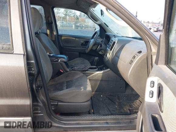 2006 Ford Escape Hybrid with VIN 1FMYU96H26KA19747, listed as a IAAI auction lot 41496607 with 247,629 mi miles and . Bid and sale history available at DreamBid. Image 5.