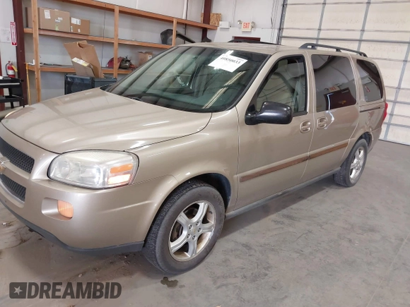 2005 Chevrolet Uplander LS z VIN 1GNDV23L65D222134, wystawiony jako IAAI lot #40850033 z przebiegiem 133 815 mil mil oraz . Historia ofert i sprzedaży dostępna na DreamBid. Obrazek 2.