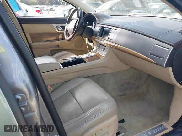 2009 Jaguar XF with VIN SAJWA07C391R37621, listed as a IAAI auction lot 41689371 with 121,238 mi miles and . Bid and sale history available at DreamBid. Image 5.