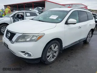 2014 Nissan Pathfinder SV with VIN 5N1AR2MN8EC633911, listed as a IAAI auction lot 41427334 with 128,467 mi miles. Bid and sale history available at carsss.com. Image 2.