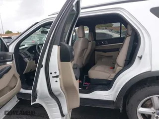 2019 Ford Explorer XLT with VIN 1FM5K7D86KGB15989, listed as a IAAI auction lot 41569315 with 77,040 mi miles. Bid and sale history available at carsss.com. Image 8.