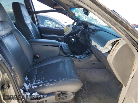 2000 Mercury Mountaineer z VIN 4M2ZU86P4YUJ11793, wystawiony jako Copart lot #42039265 z przebiegiem 231 387 mil mil oraz Czysty tytuł • Clean title. Historia ofert i sprzedaży dostępna na DreamBid. Obrazek 7.