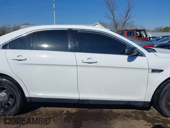 2015 Ford Police Interceptor with VIN 1FAHP2L89FG165269, listed as a IAAI auction lot 41640122 with 72,707 mi miles and . Bid and sale history available at DreamBid. Image 13.