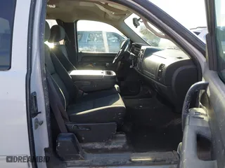2013 Chevrolet Silverado 1500 LT with VIN 1GCRCSE08DZ166948, listed as a IAAI auction lot 41254225 with 206,541 mi miles. Bid and sale history available at carsss.com. Image 5.