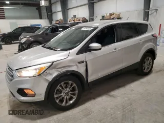 2017 Ford Escape SE z VIN 1FMCU9G90HUA69507, wystawiony jako Copart lot #56594435 z przebiegiem 102 261 mil mil oraz Szkoda całkowita • Salvage title. Historia ofert i sprzedaży dostępna na DreamBid. Obrazek 1.