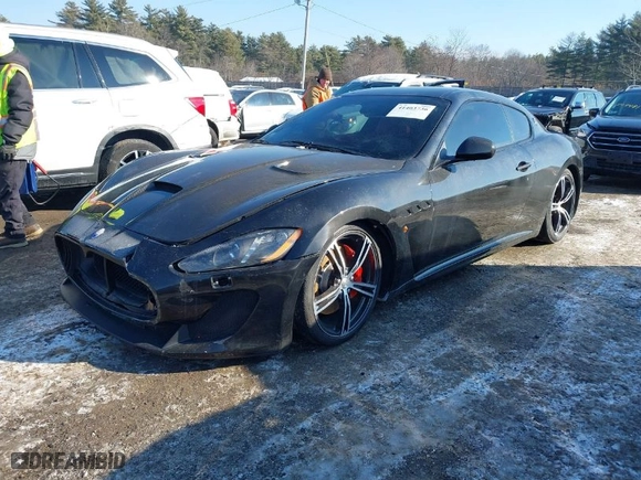 2015 Maserati GranTurismo Sport with VIN ZAM45VLA2F0139460, listed as a IAAI auction lot 41403736 with 15,396 mi miles. Bid and sale history available at carsss.com. Image 2.