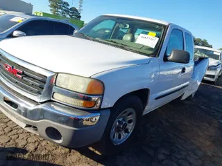2005 GMC Sierra 1500 Work Truck with VIN 1GTEC19X55Z125386, listed as a IAAI auction lot 40827357 with 134,795 mi miles. Bid and sale history available at carsss.com. Image 2.