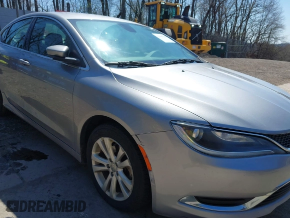 2015 Chrysler 200 Limited with VIN 1C3CCCAB7FN728548, listed as a IAAI auction lot 42069446 with 154,802 mi miles. Bid and sale history available at carsss.com. Image 6.