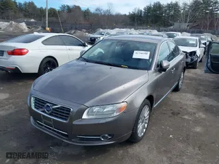 2012 Volvo S80 3.2L with VIN YV1940AS7C1159215, listed as a IAAI auction lot 41760100 with 121,835 mi miles. Bid and sale history available at carsss.com. Image 2.