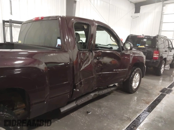 2008 Chevrolet Silverado 1500 LTZ with VIN 1GCEK19JX8E194701, listed as a IAAI auction lot 41270830 with 96,669 mi miles. Bid and sale history available at carsss.com. Image 6.