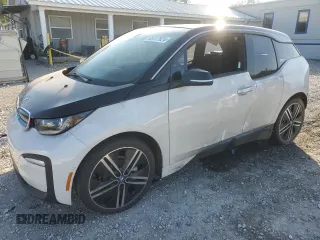 2021 BMW i3 with VIN WBY8P2C03M7H98241, listed as a Copart auction lot 82617824 with 0 mi miles and Salvage Title. Bid and sale history available at carsss.com. Image 1.