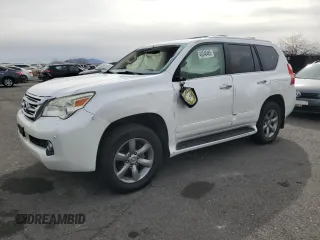 2013 Lexus GX 460 Premium z VIN JTJJM7FX3D5061967, wystawiony jako Copart lot #49248465 z przebiegiem Nie podano mil oraz Szkoda całkowita • Salvage title. Historia ofert i sprzedaży dostępna na DreamBid. Obrazek 1.