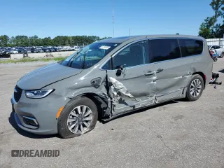 2023 Chrysler Pacifica Hybrid Limited with VIN 2C4RC1S78PR502995, listed as a Copart auction lot 61240085 with 18,090 mi miles and Salvage title. Bid and sale history available at DreamBid. Image 1.