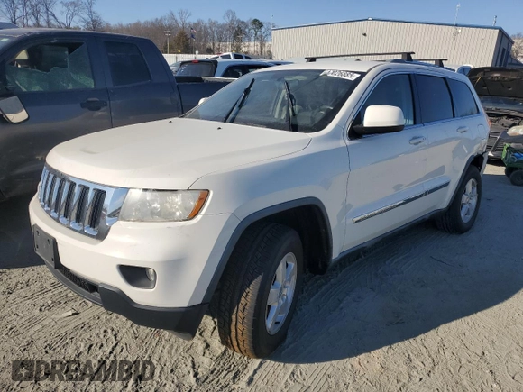 2012 Jeep Grand Cherokee Laredo with VIN 1C4RJFAG0CC201435, listed as a Copart auction lot 47026885 with 205,603 mi miles and Salvage Title. Bid and sale history available at carsss.com. Image 1.