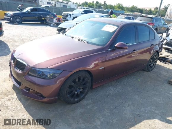 2007 BMW 3 Series 335i z VIN WBAVB73577PA85162, wystawiony jako IAAI lot #42427796 z przebiegiem 168 521 mil mil oraz . Historia ofert i sprzedaży dostępna na DreamBid. Obrazek 2.