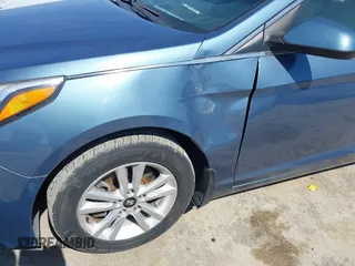 2016 Hyundai Sonata SE z VIN 5NPE24AF2GH290815, wystawiony jako IAAI lot #42314347 z przebiegiem 126 116 mil mil oraz . Historia ofert i sprzedaży dostępna na DreamBid. Obrazek 6.