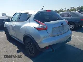 2015 Nissan Juke SV z VIN JN8AF5MR4FT511733, wystawiony jako IAAI lot #42298442 z przebiegiem 118 986 mil mil oraz . Historia ofert i sprzedaży dostępna na DreamBid. Obrazek 3.