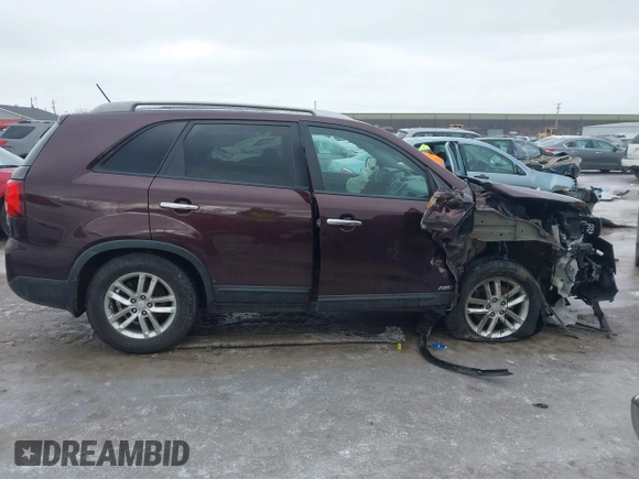2015 Kia Sorento LX with VIN 5XYKTCA63FG652456, listed as a IAAI auction lot 41554796 with Not Provided miles. Bid and sale history available at carsss.com. Image 12.
