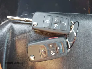 2013 Volkswagen Passat SEL Premium z VIN 1VWCP7A35DC013404, wystawiony jako IAAI lot #42452886 z przebiegiem Nie podano mil oraz . Historia ofert i sprzedaży dostępna na DreamBid. Obrazek 11.