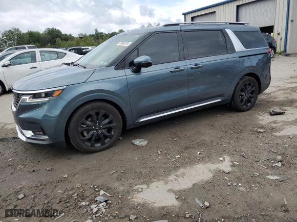 2022 Kia Carnival SX with VIN KNDNE5H30N6167806, listed as a Copart auction lot 70688734 with 29,980 mi miles and Salvage Title. Bid and sale history available at carsss.com. Image 1.