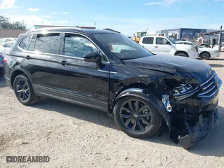 2024 Volkswagen Tiguan SE with VIN 3VV3B7AX8RM192033, listed as a IAAI auction lot 41568271 with 2,851 mi miles. Bid and sale history available at carsss.com. Image 1.