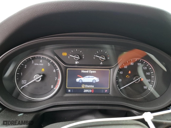 2018 Buick Regal TourX Preferred with VIN W04GU8SXXJ1166298, listed as a Copart auction lot 80661604 with 28,923 mi miles and Salvage Title. Bid and sale history available at carsss.com. Image 9.