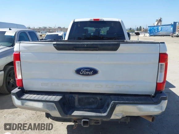 2018 Ford F-250 XL with VIN 1FT7W2B60JEB51984, listed as a IAAI auction lot 42282958 with 76,521 mi miles and . Bid and sale history available at DreamBid. Image 16.