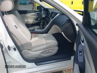 2021 Infiniti Q50 Luxe z VIN JN1EV7BP7MM700965, wystawiony jako IAAI lot #41998024 z przebiegiem 44 897 mil mil oraz . Historia ofert i sprzedaży dostępna na DreamBid. Obrazek 5.