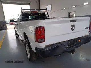 2017 Ram 2500 Tradesman z VIN 3C6TR5HT0HG771975, wystawiony jako IAAI lot #42801757 z przebiegiem 185 058 mil mil oraz . Historia ofert i sprzedaży dostępna na DreamBid. Obrazek 16.
