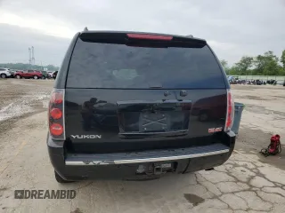 2007 GMC Yukon Denali z VIN 1GKFK63837J327087, wystawiony jako Copart lot #58836715 z przebiegiem 223 485 mil mil oraz Tytuł czysty. Historia ofert i sprzedaży dostępna na DreamBid. Obrazek 6.