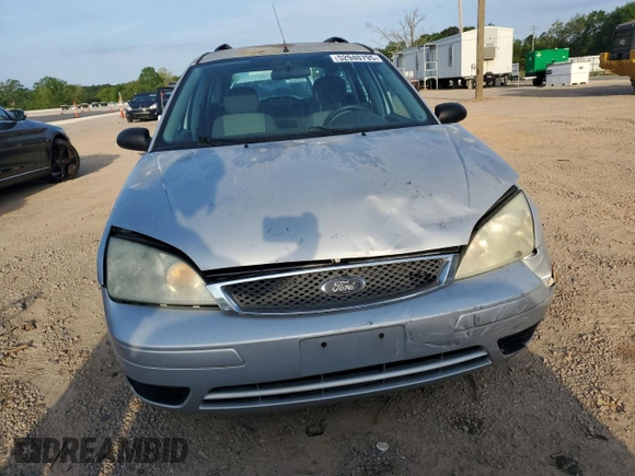 2005 Ford Focus SE with VIN 1FAFP36N55W155129, listed as a Copart auction lot 52940795 with 111,400 mi miles and Salvage Title. Bid and sale history available at carsss.com. Image 5.