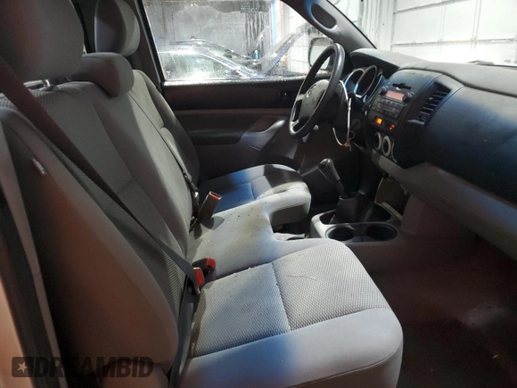 2010 Toyota Tacoma z VIN 5TEPX4EN5AZ741624, wystawiony jako Copart lot #86274824 z przebiegiem 55 691 mil mil oraz Szkoda całkowita • Salvage title. Historia ofert i sprzedaży dostępna na DreamBid. Obrazek 11.