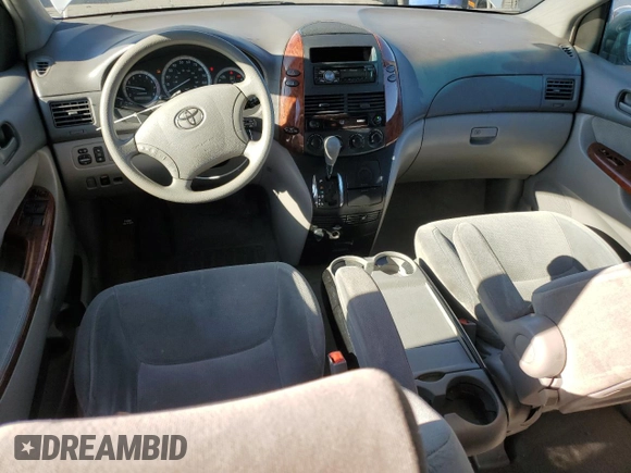 2004 Toyota Sienna CE with VIN 5TDZA23C44S067354, listed as a Copart auction lot 88336205 with 228,411 mi miles and Non Repairable. Bid and sale history available at carsss.com. Image 8.