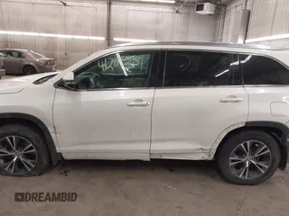 2016 Toyota Highlander XLE z VIN 5TDJKRFH8GS242509, wystawiony jako IAAI lot #41217281 z przebiegiem 203 373 mil mil oraz . Historia ofert i sprzedaży dostępna na DreamBid. Obrazek 15.