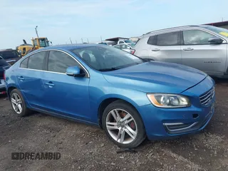 2014 Volvo S60 T5 с VIN YV1612FS9E1282243, выставлен на аукционе IAAI как лот 42702220 с пробегом 129 550 миль миль и . История ставок и продаж доступна на DreamBid. Изображение 1.