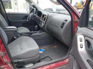 2006 Ford Escape with VIN 1FMYU95H26KA75026, listed as a IAAI auction lot 42467026 with 159,409 mi miles and . Bid and sale history available at DreamBid. Image 5.