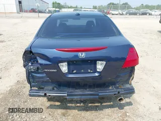2006 Honda Accord EX-L с VIN 1HGCM56816A016403, выставлен на аукционе IAAI как лот 42380667 с пробегом 243 674 миль миль и . История ставок и продаж доступна на DreamBid. Изображение 17.