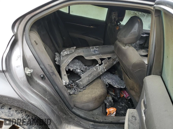 2018 Toyota Camry LE с VIN 4T1B11HK6JU573623, выставлен на аукционе Copart как лот 61994865 с пробегом Не указан миль и Списание • Salvage title. История ставок и продаж доступна на DreamBid. Изображение 10.