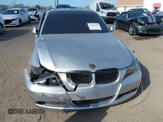 2007 BMW 3 Series 328i with VIN WBAVC53527FZ71572, listed as a IAAI auction lot 41948149 with 142,138 mi miles and . Bid and sale history available at carsss.com. Image 6.