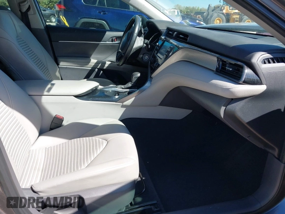 2020 Toyota Camry SE with VIN 4T1G11AK2LU927172, listed as a IAAI auction lot 41736085 with 191,512 mi miles. Bid and sale history available at carsss.com. Image 5.