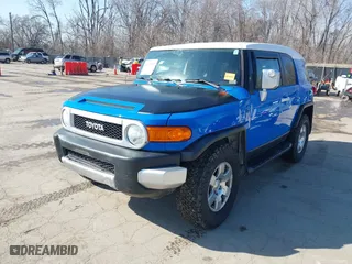 2007 Toyota FJ Cruiser with VIN JTEBU11F670092954, listed as a IAAI auction lot 41771022 with 200,569 mi miles. Bid and sale history available at carsss.com. Image 2.