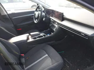 2024 Hyundai Sonata SEL z VIN KMHL64JA8RA373378, wystawiony jako IAAI lot #41975361 z przebiegiem 23 101 mil mil oraz . Historia ofert i sprzedaży dostępna na DreamBid. Obrazek 5.