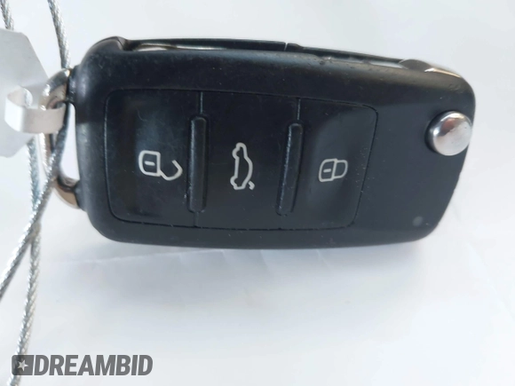 2015 Volkswagen Beetle с VIN 3VW5A7AT8FM818972, выставлен на аукционе IAAI как лот 41966746 с пробегом 144 699 миль миль и . История ставок и продаж доступна на DreamBid. Изображение 11.