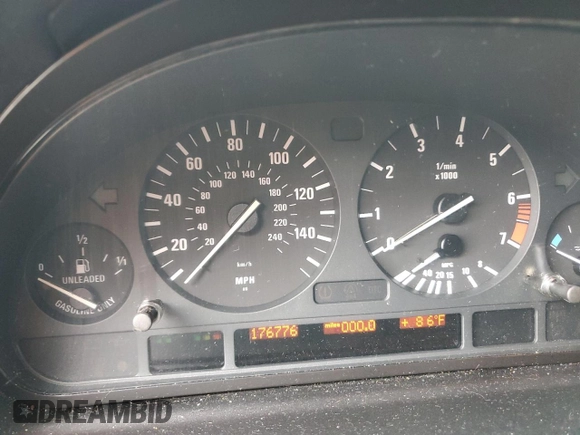 2006 BMW X5 4.4i with VIN 5UXFB53586LV24236, listed as a Copart auction lot 61552494 with 176,776 mi miles and Non Repairable. Bid and sale history available at carsss.com. Image 9.