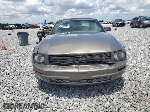 2005 Ford Mustang Deluxe with VIN 1ZVFT84N555215001, listed as a Copart auction lot 61993435 with 85,407 mi miles and Salvage title. Bid and sale history available at DreamBid. Image 5.