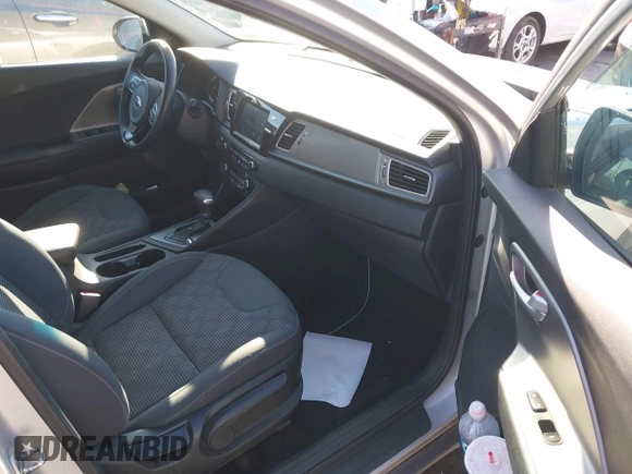 2019 Kia Niro LX with VIN KNDCB3LC1K5256409, listed as a IAAI auction lot 41741415 with 153,360 mi miles. Bid and sale history available at carsss.com. Image 5.