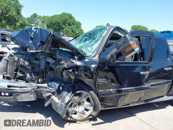 2010 Chevrolet Silverado 1500 LT with VIN 3GCRCSE04AG258330, listed as a IAAI auction lot 41962383 with 226,287 mi miles and . Bid and sale history available at DreamBid. Image 20.