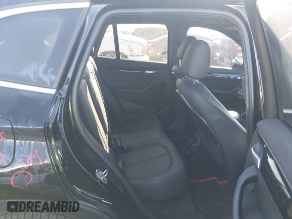 2018 BMW X1 sDrive28i with VIN WBXHU7C30J5L04913, listed as a IAAI auction lot 41755344 with 101,867 mi miles. Bid and sale history available at carsss.com. Image 8.